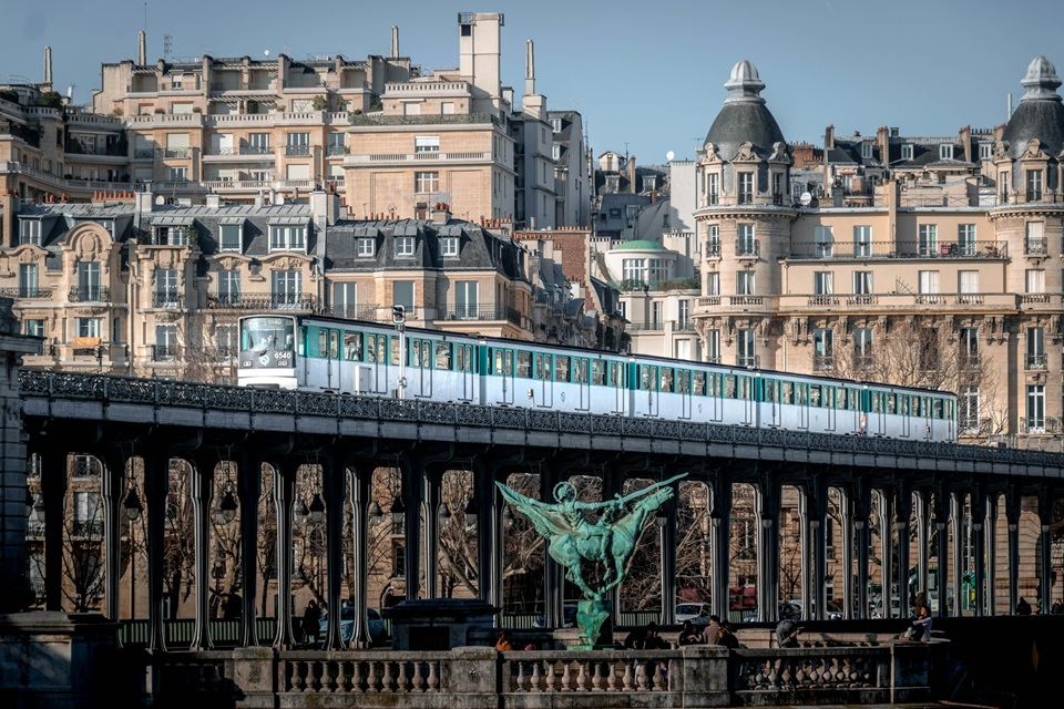 Île-de-France : valider ses transports par carte bancaire